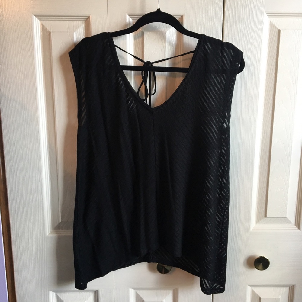 WBMB small black sleeveless top